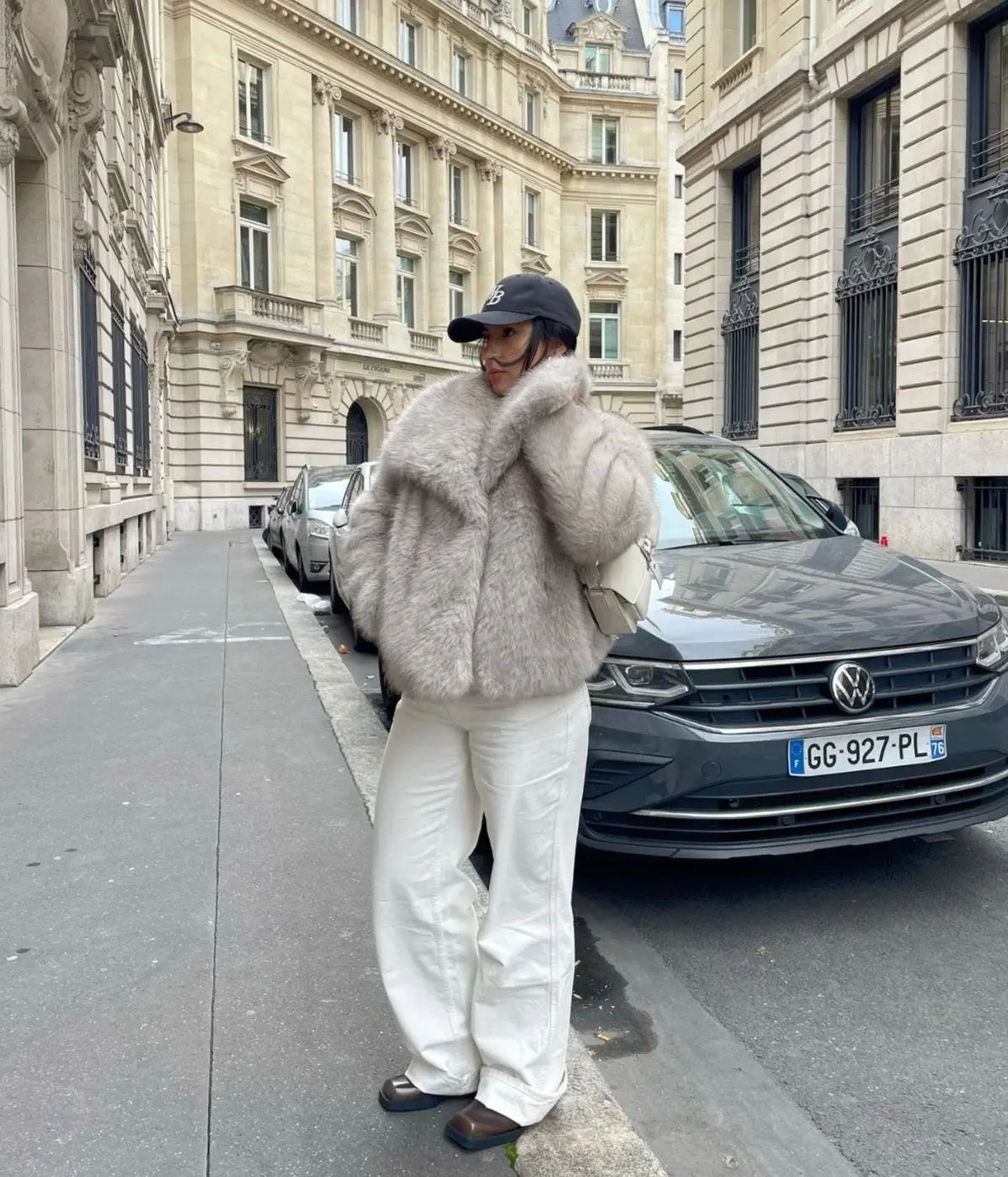 Damska Kurtka Zimowa | Stylowy Model o Klasycznym, Eleganckim Kroju