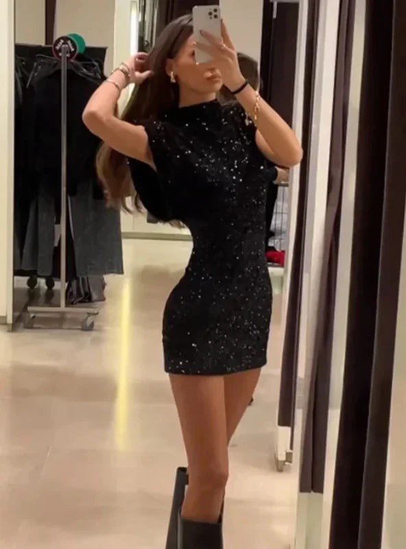 Dopasowana Mini Sukienka Z Cekinami