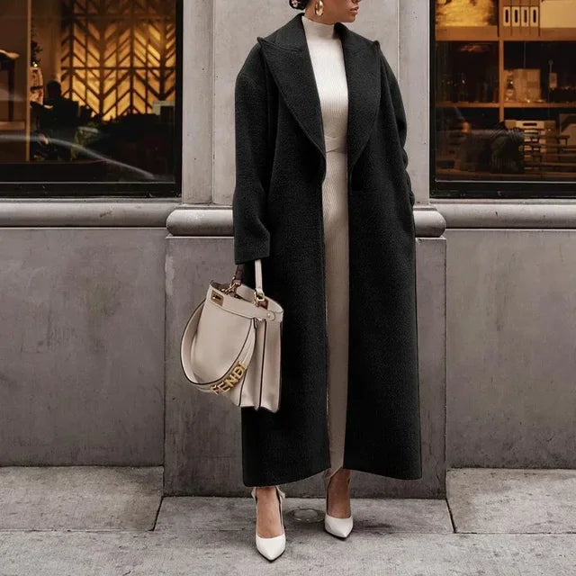 Płaszcz damski | Model plus size o luźnym kroju