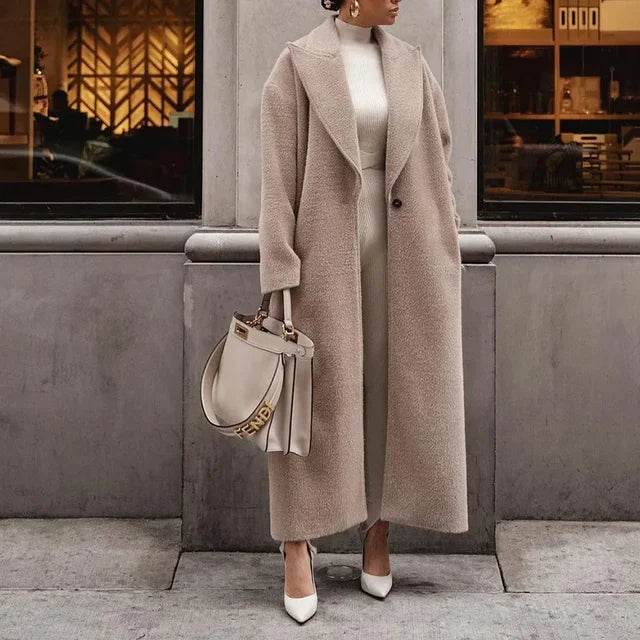Płaszcz damski | Model plus size o luźnym kroju
