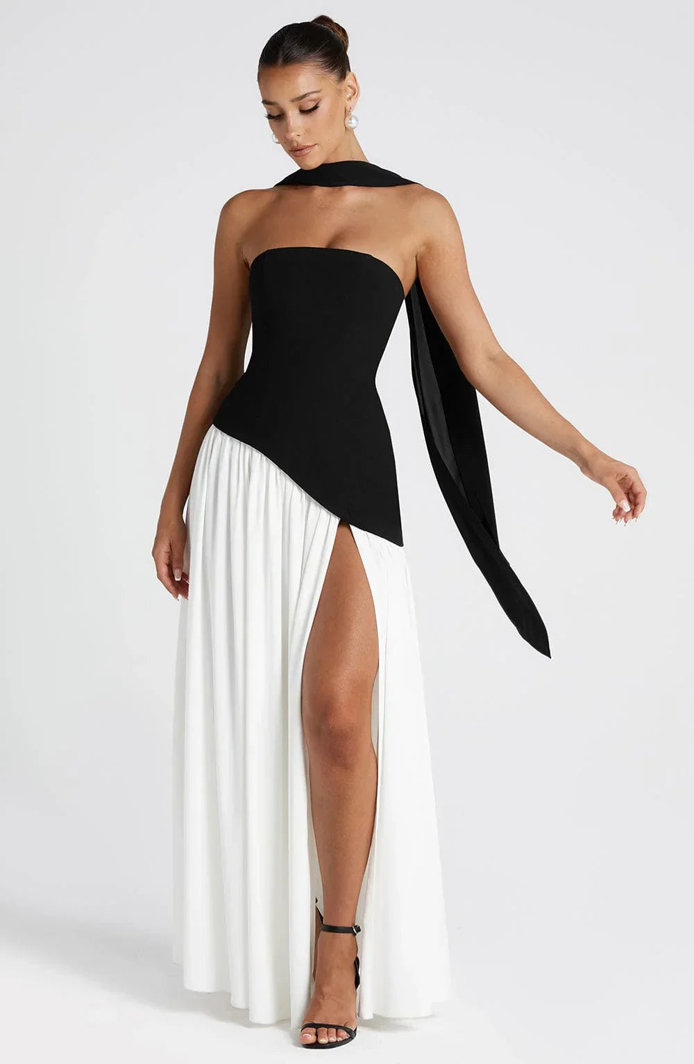Sukienka Maxi Bustier Z Gorsetem, Szarfą I Wysokim Rozcięciem