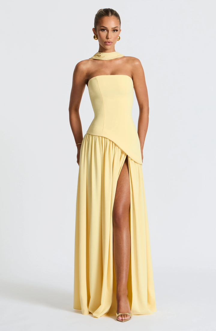 Sukienka Maxi Bustier Z Gorsetem, Szarfą I Wysokim Rozcięciem