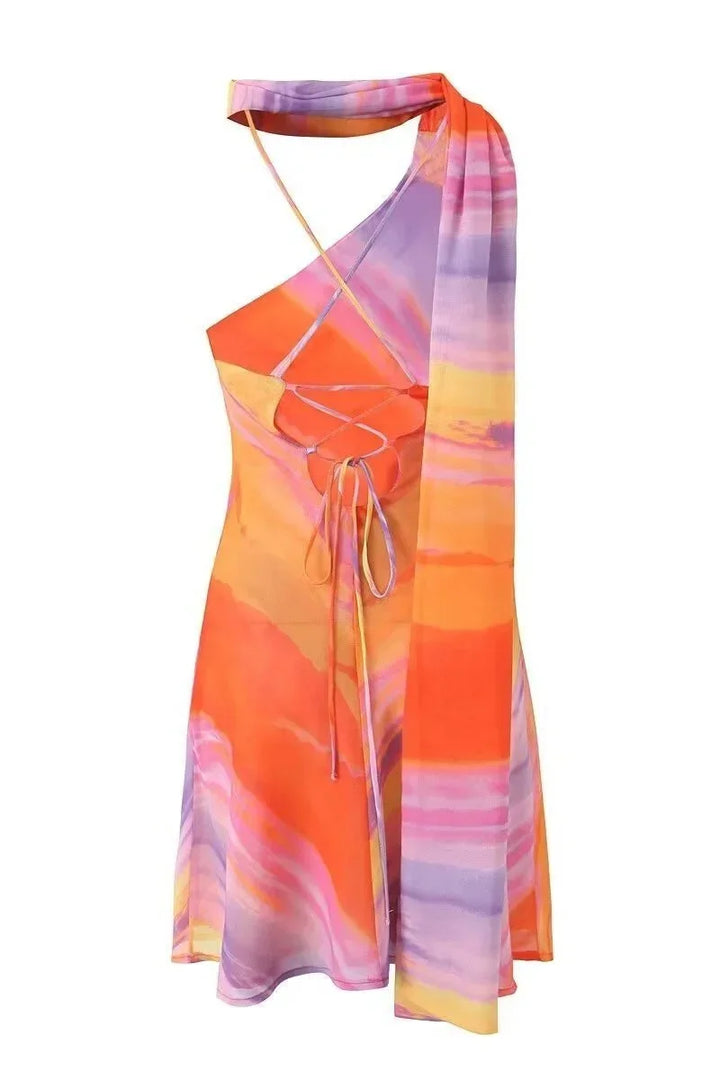 sukienka mini z efektem ombre i dekoltem halter | fason asymetryczny